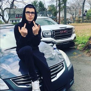 Meet your Posher, Ceejay